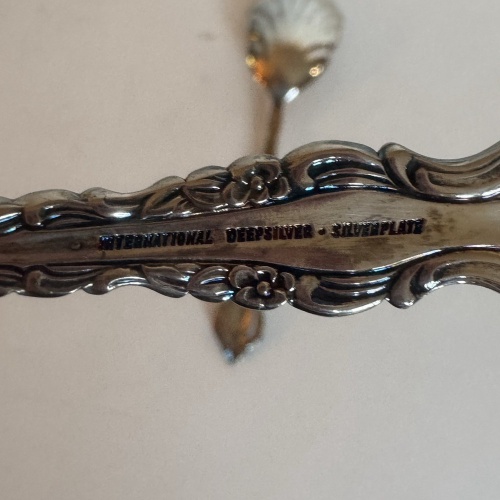 International Deepsilver SilverPlate Flatware Set 62 PCs 12 Servings Orleans Box - Picture 5 of 11
